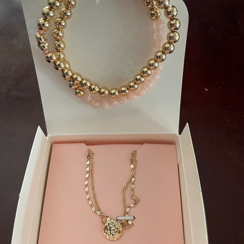 Lily Sky 4 piece layering bracelet set